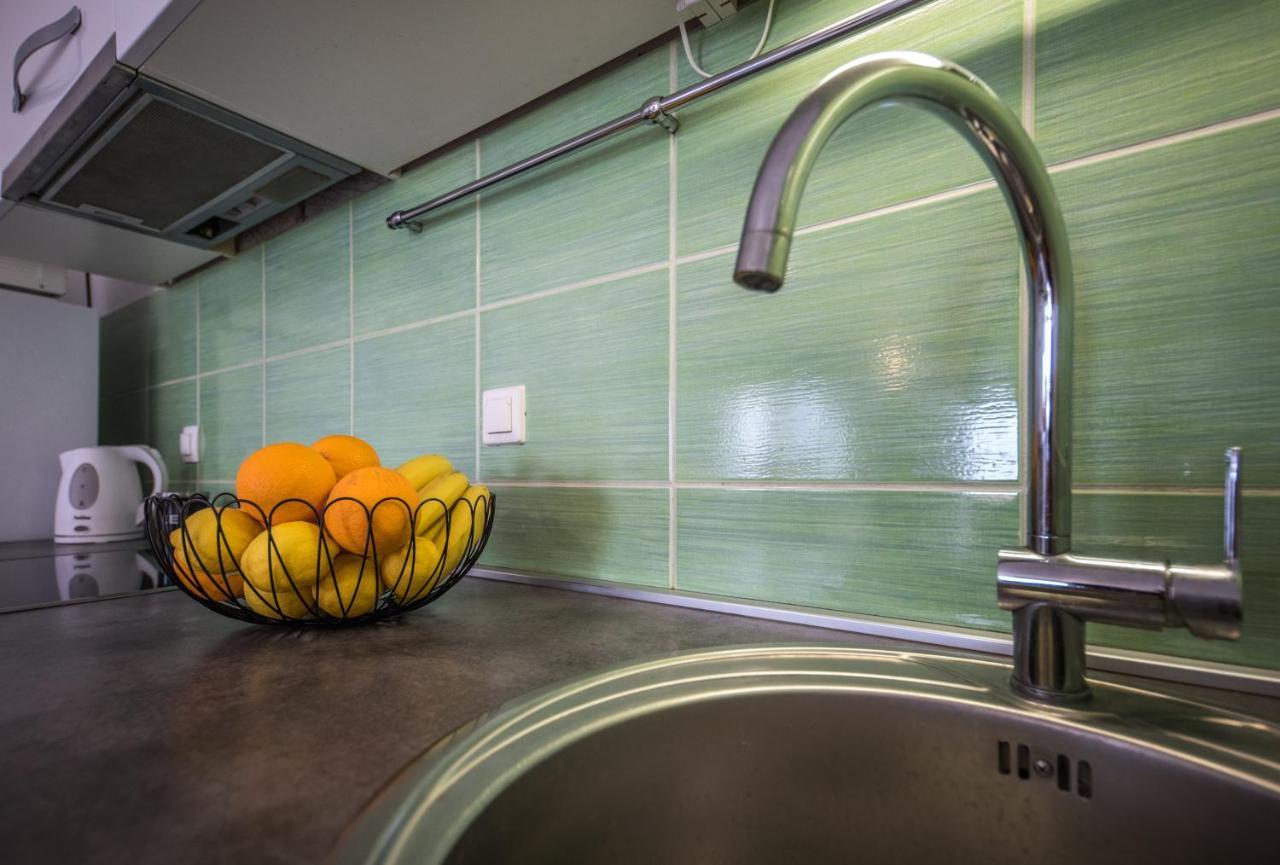 Avocado Apartment *